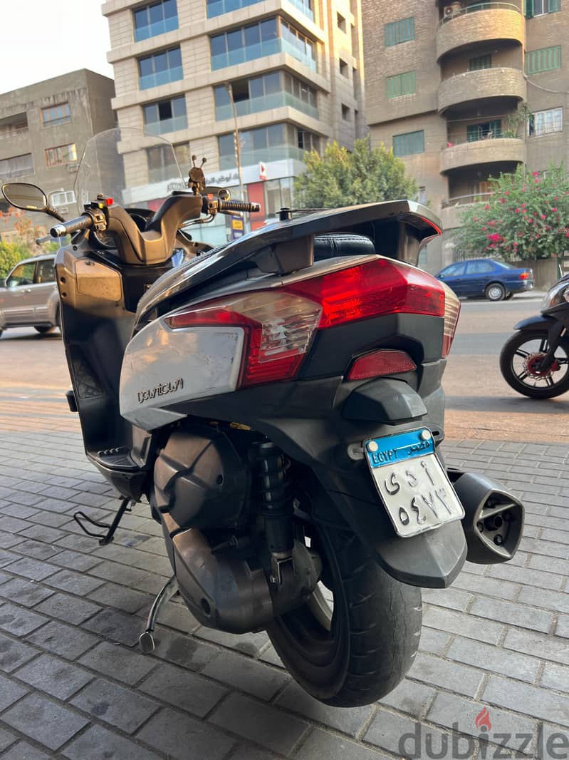 kymco downtown 300i abs scooter كيمكو سكوتر 300 سي سي 3