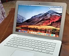 Apple Macbook 2010 - White 0