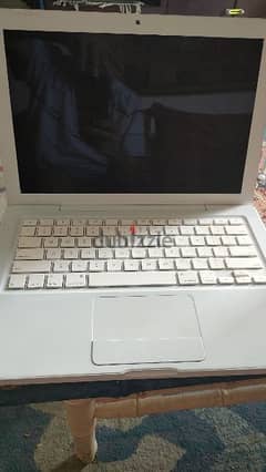 Apple MacBook white 0