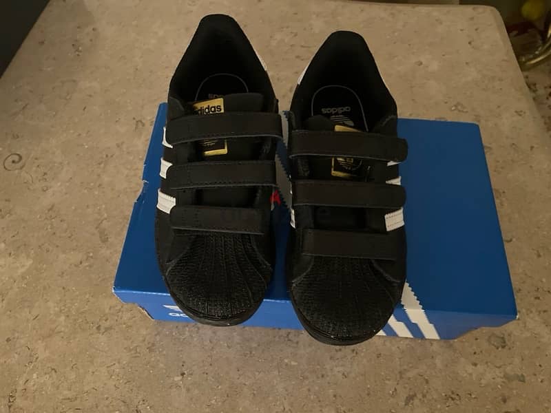 Adidas balck shoes 0