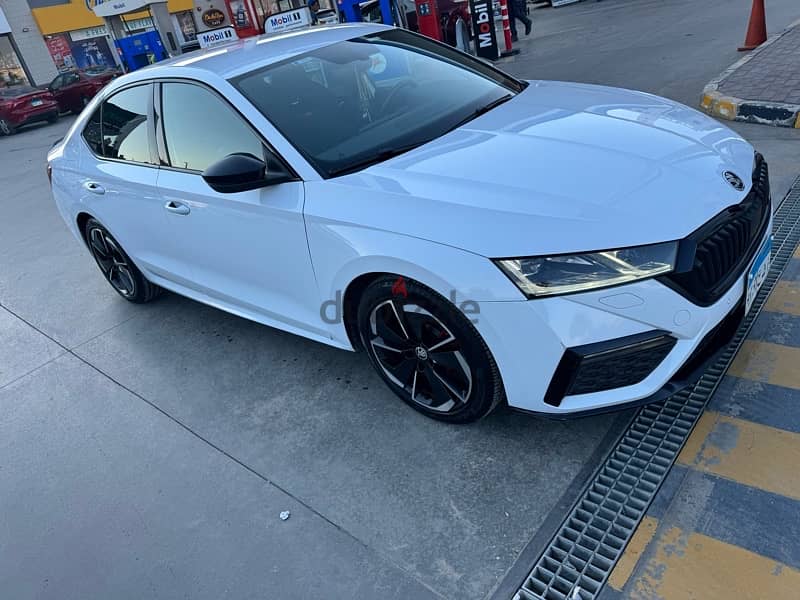 Skoda Octavia VRS 2021 White x Black 0