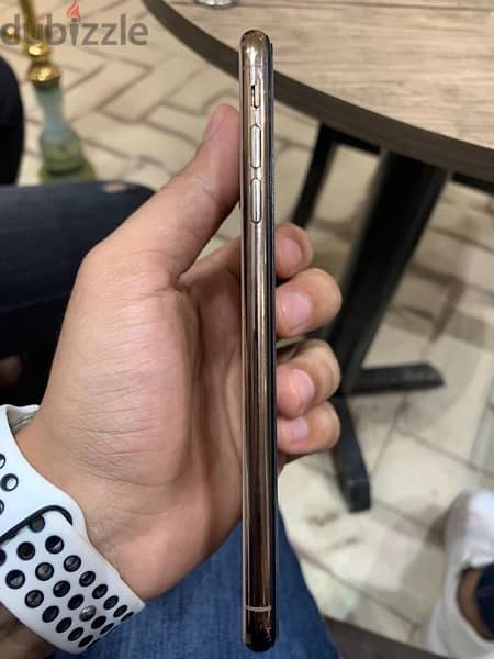 iPhone XS Max 5