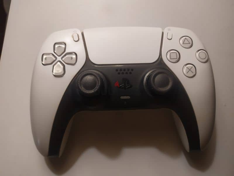 PS5 Controller - Works smoothly , - No stick drift 1