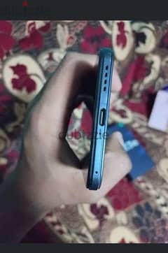 موبايل Vivo v23e  مستعمل بحاله جيده مع العلبه والشاحن