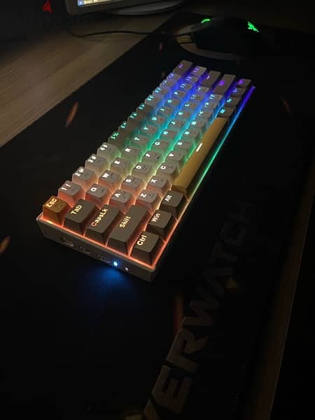 Redragon K530 Pro 60% Wireless  2.4G / BT Mechanical Gaming Keyboard 1