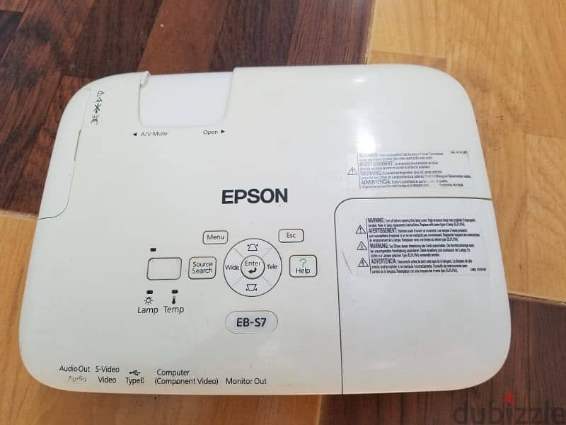 برجوكتور ايبسون projector epson  حاله ممتازه 2