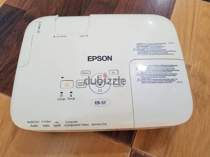 برجوكتور ايبسون projector epson  حاله ممتازه 9