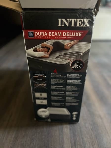 INTEX Dura-Beam DELUXE Air Mattress Queen w/ Built-In Pump 9