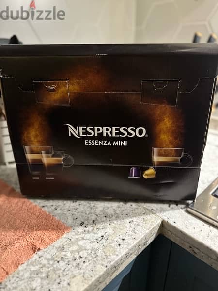 Nespresso Essenza Mini Red 4