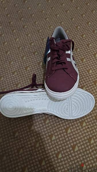 Asics shoes size 44 جديده 4