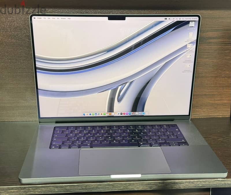 2021 Apple MacBook Pro (16-inch, Apple M1 Pro chip with 10 core CPU a 7