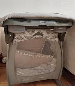 Graco portable crib/play yard/ changing table 0