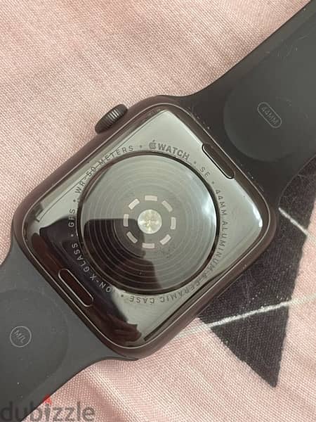 apple watch se 44mm 3