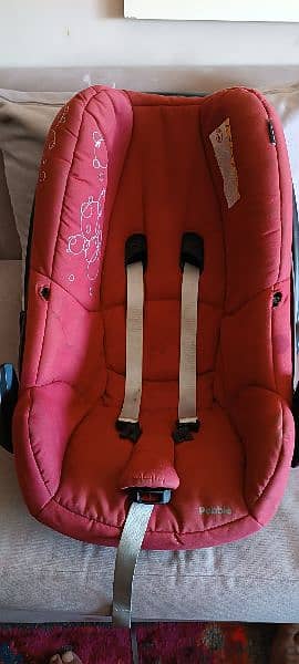 maxi-cosi  pebble plus carseat 1