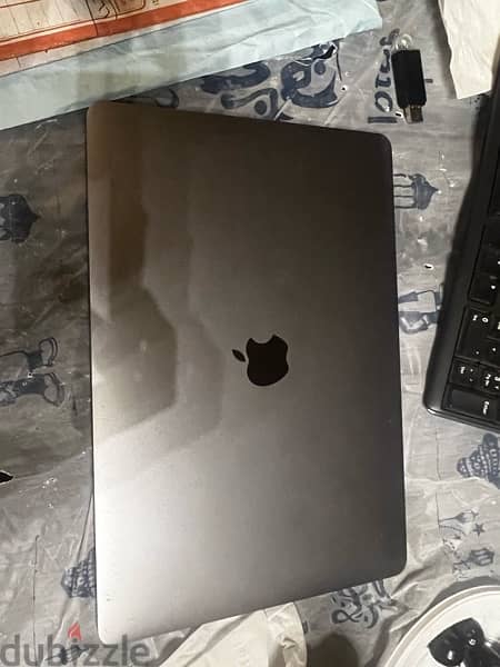 Macbook pro 13 inch 2019 1