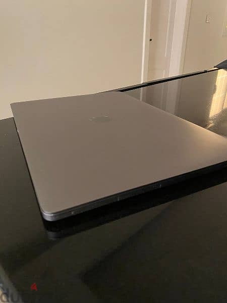 MacBook Pro (16-inch 2019) 3