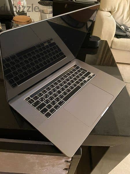 MacBook Pro (16-inch 2019) 4