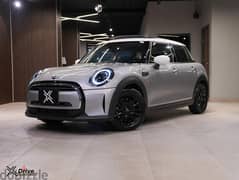 MINI Cooper 2024 ICONIC 0