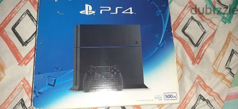 PS4 with three original controlers and its box 1