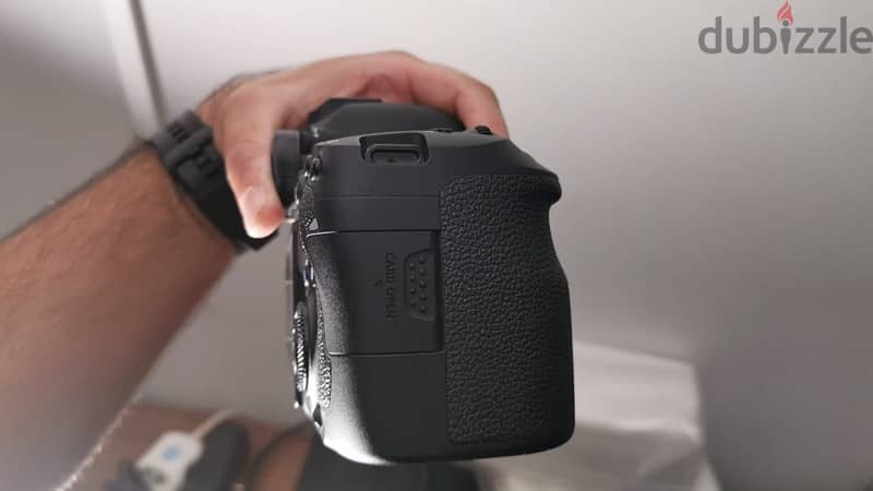 canon 6d mark ii 4