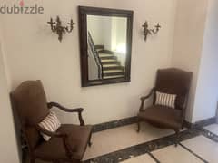 Entrance with 2 chairs mirror and table. مدخل ٢ كرسى و مرايا و تربيزة