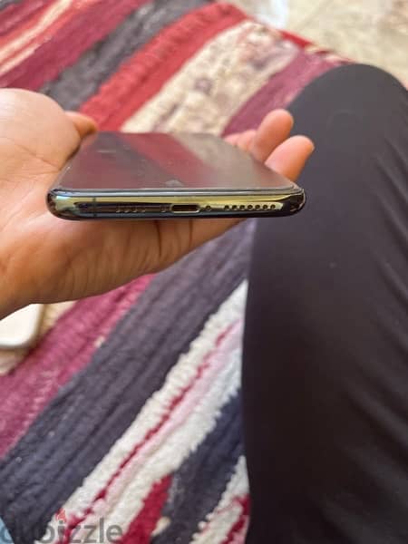 I phone 11 pro max   256g بحاله الزيرو للبيع 4