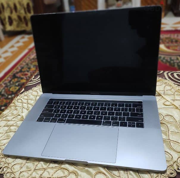 MacBook Pro 2016 Core i7 - 15 Inch 2