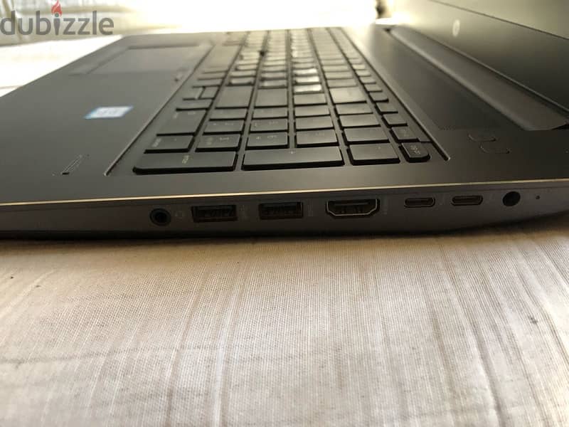 HP ZBook 15 G3 + charger 4