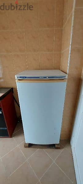 refrigerator & freezer 0