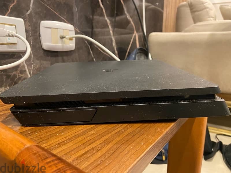 ps4 slim 4