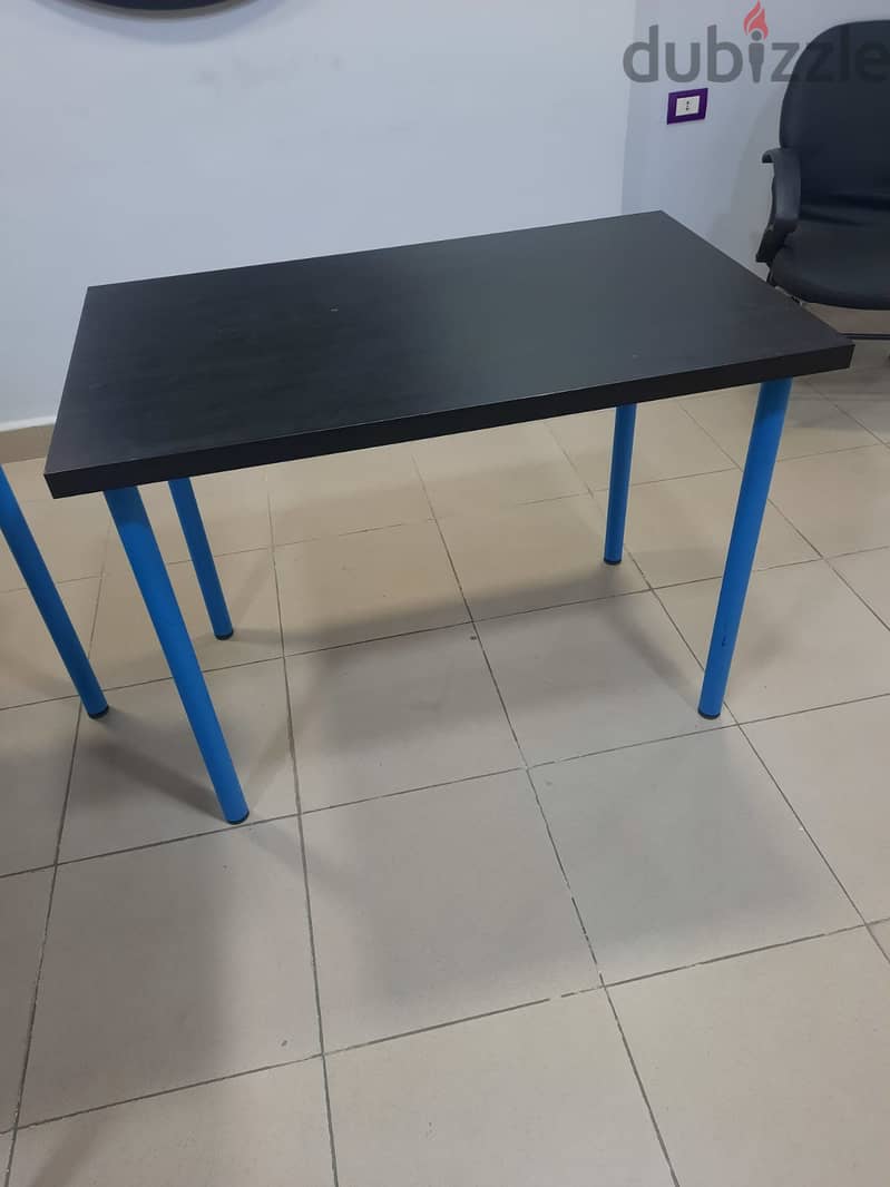 Desks for sale مكاتب للبيع 2