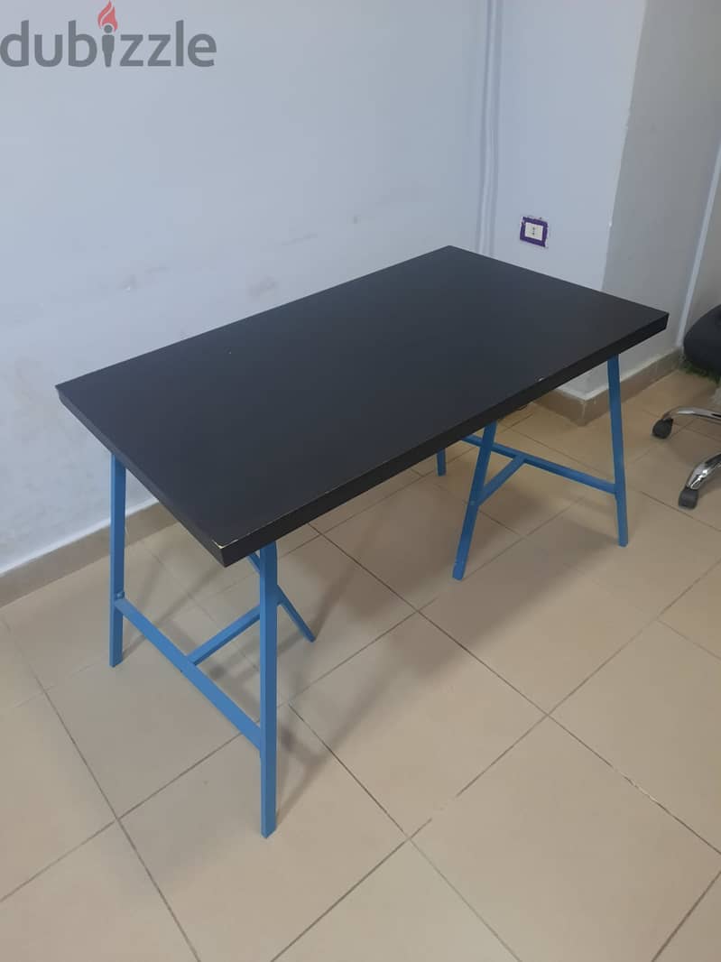 Desks for sale مكاتب للبيع 4