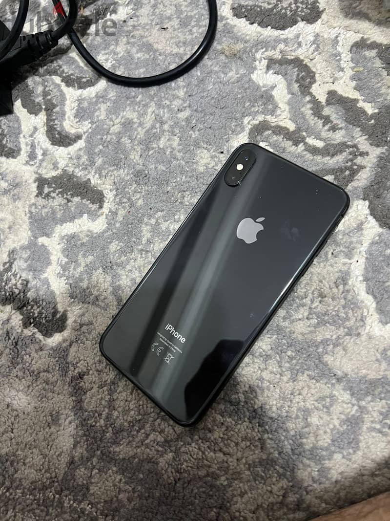 Apple iPhone XS Max Black 64GB مستعمل للبيع 1