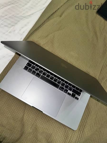 Macbook pro 16 inch (2019) 3