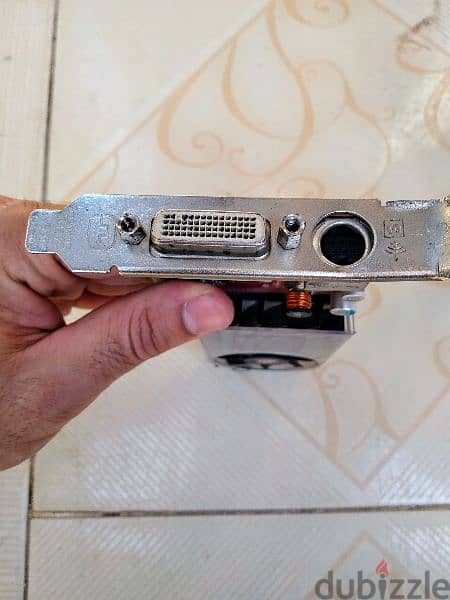 الاسم ATI Radeon HD 3450     الحجم 256 3