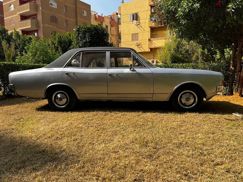 Opel Rekord 1972 11