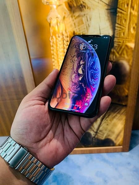 IPhone Xs for sale very good condition 11