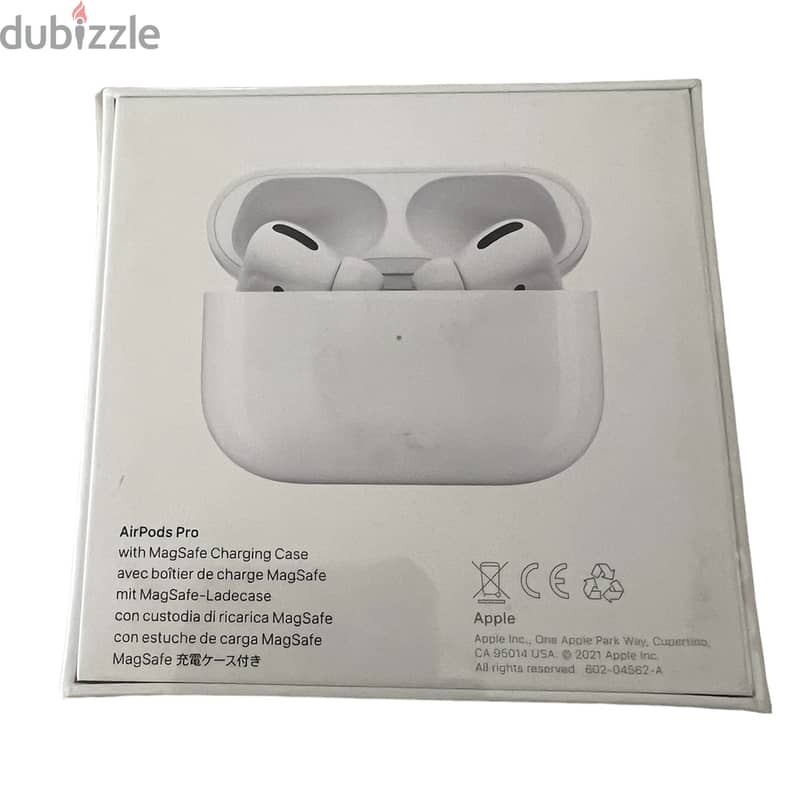 Air pods pro 1 , original (new , sealed) متبرشمة 1