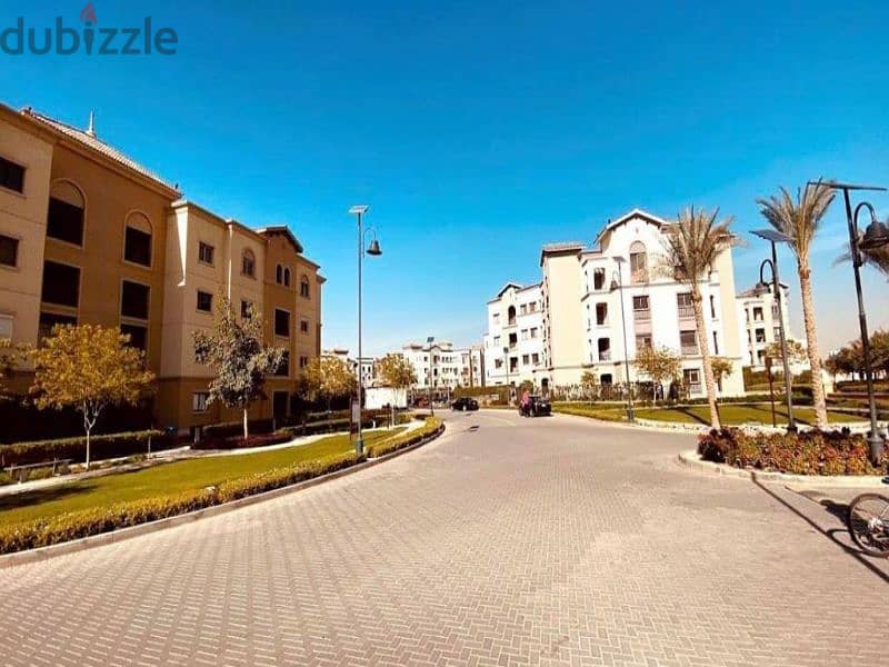 شقه للبيع مميزه جدا Fully furnished بفيو بول بسعر حصري ف كمبوند ميفيدا 9