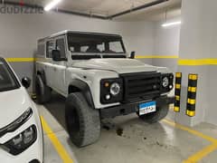 Land Rover Defender 1986 0