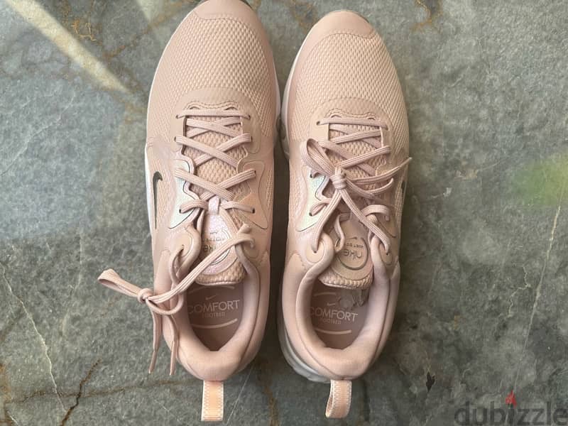 nike brand pink shoes 1