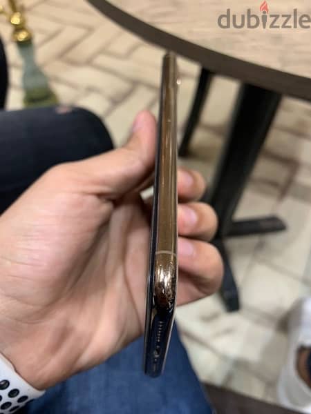 iPhone XS Max 6