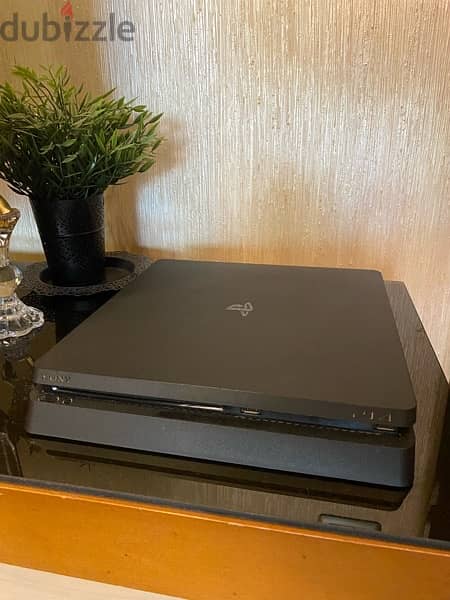 PS4 slim 500gb + 1 Controller + 3 Games سوني بلايستيشن ٤ + دراع 1