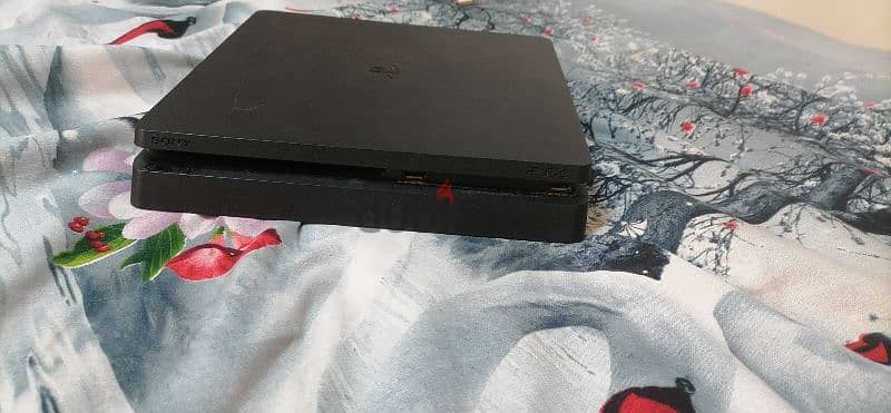 ps 4 slim 2