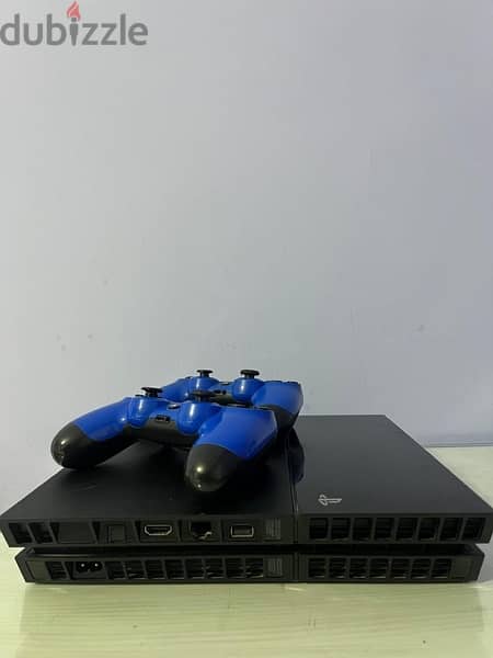 ps4 Fat like new + 4 joysticks original 2