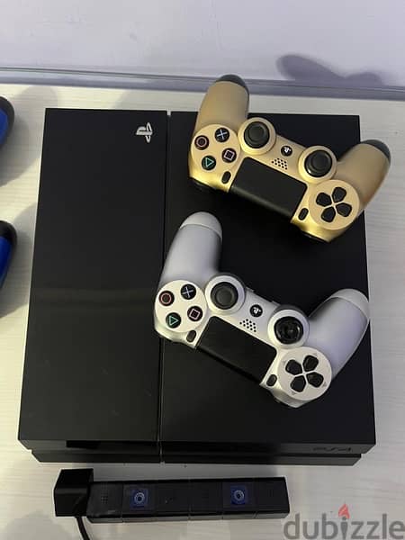 ps4 Fat like new + 4 joysticks original 3