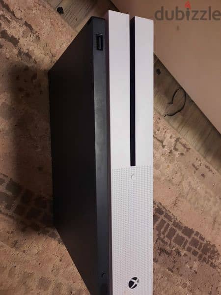 Xbox One S 1Tb 1