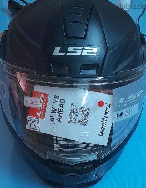 خوذة أصليةحالة الزيرو بها طقم سماعاتHelmet modeler Original LS2 Size L 4