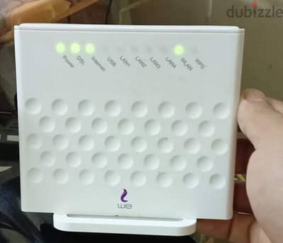 راوتر سرعات عالية VDSL حالة زيرو بالشاحن الاصلى