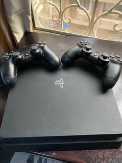 PlayStation 4 slim + 2 controllers